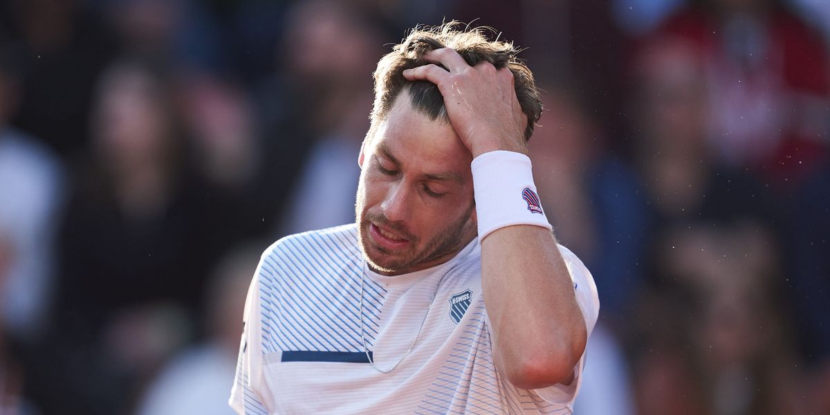 British tennis embarrassed at French Open as four knocked
out in first round with just two remaining