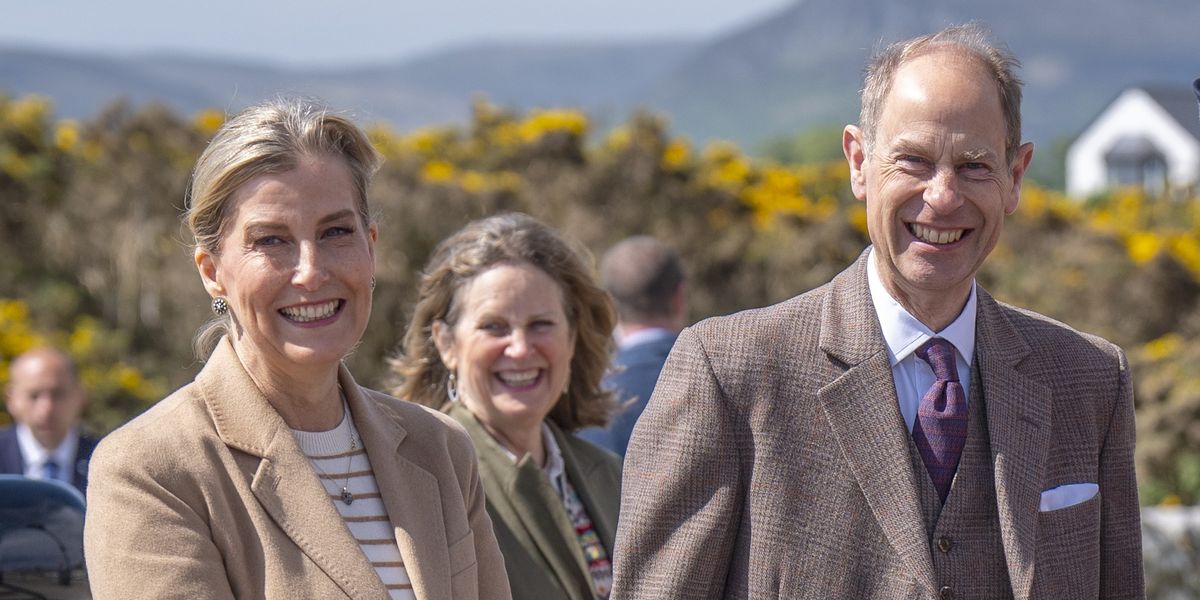 Duchess of Edinburgh and Prince Edward entertained by
children singing in Gaelic during Scotland trip