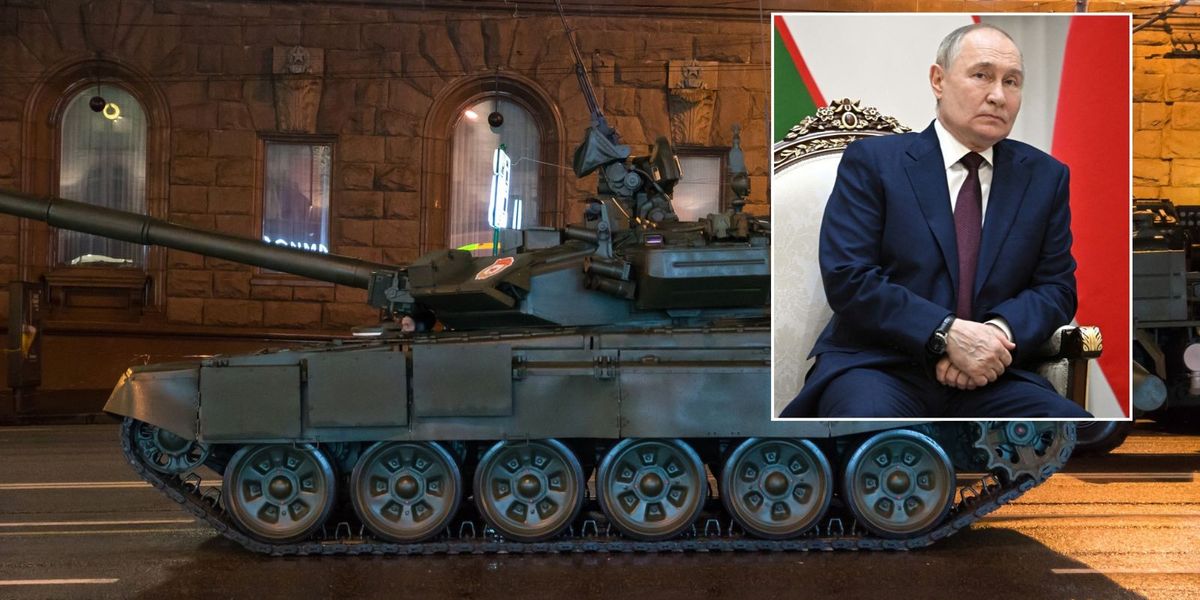 Putin's most important tank left spinning out of control on
the front line after glitch