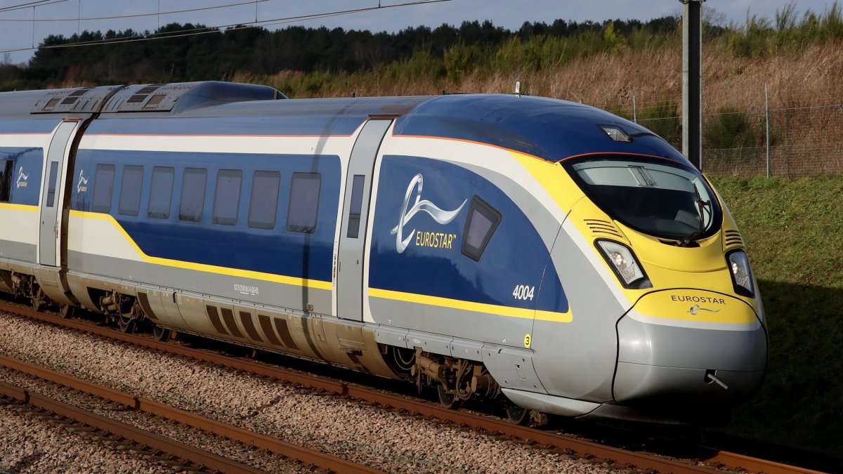 Satellite kiosks and confusion: How post-Brexit rules may
change Eurostar trips