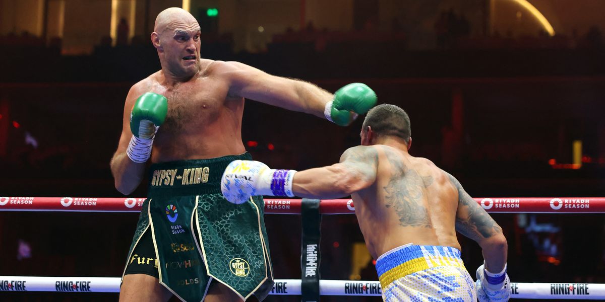 Tyson Fury urged to make sacking 'on the spot' ahead of
blockbuster Oleksandr Usyk rematch