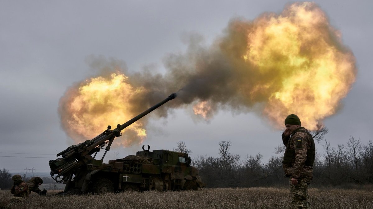 Ukraine finally gets shells needed to protect ‘hottest spot
on front line’